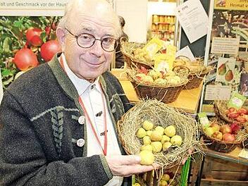 Obst ist sein Steckenpferd - der Pomologe Ernst Wolfert erklärt die Früchtewelt für Jedermann!  Foto: PR