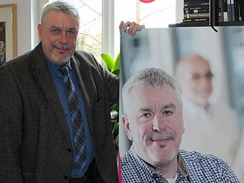 Abbild und Original: Mit seinen 60 Jahren ist Norbert Tessmer von der SPD der älteste und erfahrenste der sieben Kandidaten, die sich in Coburg um das Amt des Oberbürgermeisters bewerben.  Foto: Simone Bastian