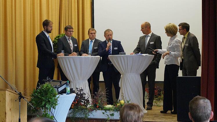 Eine rege Podiumsdiskussion gab es beim Wildfleckener Wirtschaftsgespräch. Foto: Landratsamt