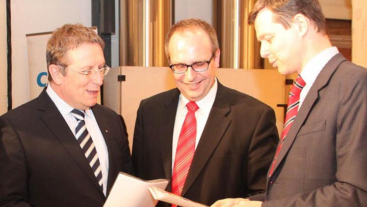 Die drei CSU-Kreisvorsitzenden (von links) OB Henry Schramm, Landrat Christian Meißner und MdB Thomas Silberhorn. Fotos: Stephan Tiroch