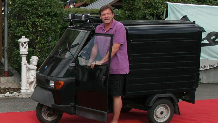 Rund italienische "Lastenesel" Ape kamen zum Treffen