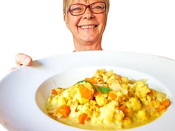 Gemüse, tierisches und pflanzliches Eiweiß, Gewürze, Vitamine: Birgit Schefflers Blumenkohlcurry mit roten Linsen Brigitte Krause