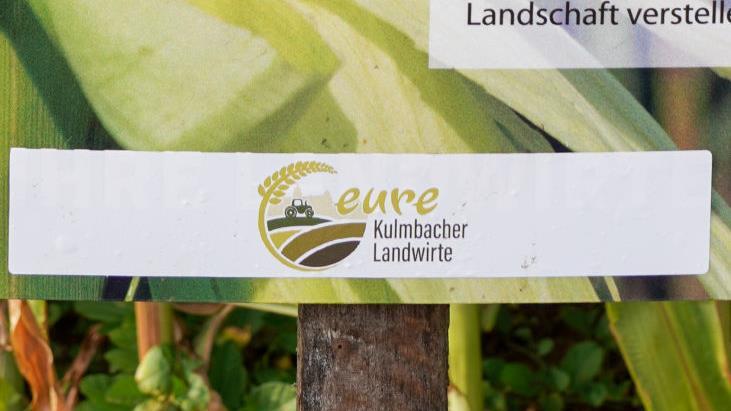 Das Logo der Initiative "Eure Kulmbacher Landwirte" mit der Plassenburg im Hintergrund. Foto: Adriane Lochner