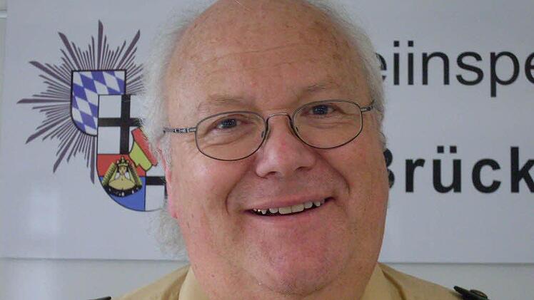 Polizeihauptkommissar Michael Herbert wurde für 40 Jahre im Dienst des Freistaats geehrt. Foto: PI Bad Brückenau