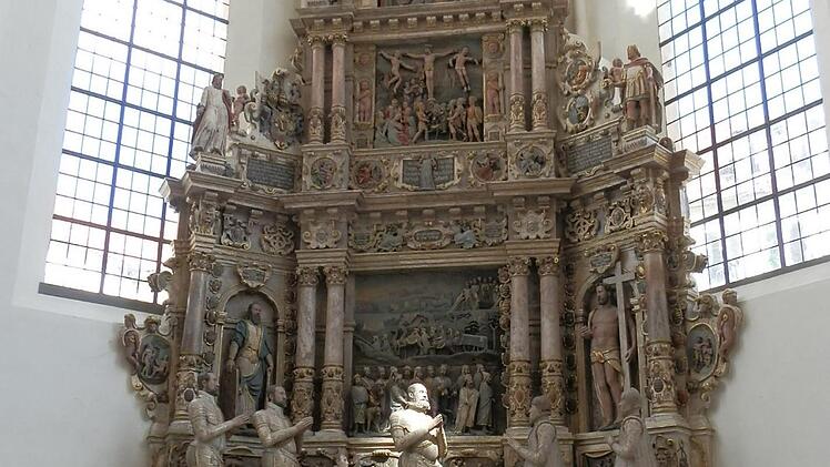 Der au&szlig;ergew&ouml;hnliche Hochaltar in der Morizkirche in Coburg hat den Bildersturm &uuml;berstanden.  Foto: Ernst Deier