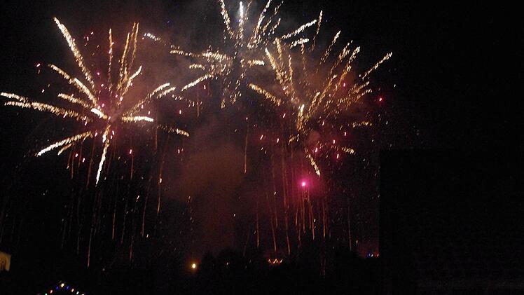Mit dem großen Brillantfeuerwerk ging es zum Höhepunkt des Samstagabends über.