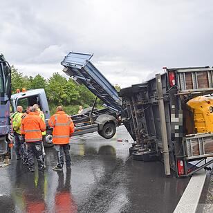 LKW_Unfall_A70_Hallstadt (5)