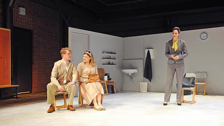 Turbulentes Pennäler-Drama: "Frau Müller muss weg" feierte Premiere im Coburger Theater in der Reithalle.Foto: Andrea Kremper