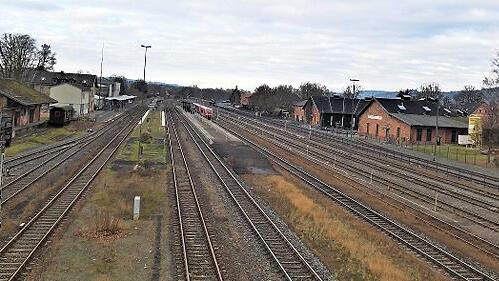 Auch der Bahnhof Neuenmarkt-Wirsberg würde von der Elektrifizierung der "Oberfranken-Achse" profitieren.