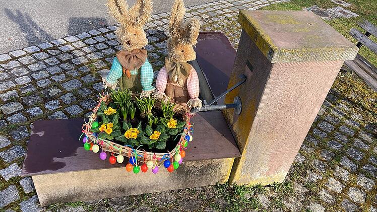 Ahorn: Osterbrunnen-Saison eröffnet