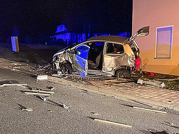 Bischberg: Alkohol und &uuml;berh&ouml;hte Geschwindigkeit: 21-J&auml;hriger zerst&ouml;rt Hofeinfahrt