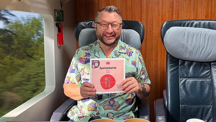 F&uuml;r die Currywurst mit Pommes zahlt man bei der Deutschen Bahn 10,90 Euro. Dabei handelt es sich nur um ein Mikrowellenprodukt, zeigt TV-Koch Sebastian Lege.
