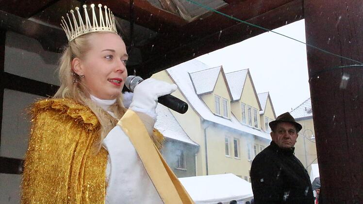 Impressionen vom Weihnachtsmarkt in Lonnerstadt. Foto: Yannick Hupfer