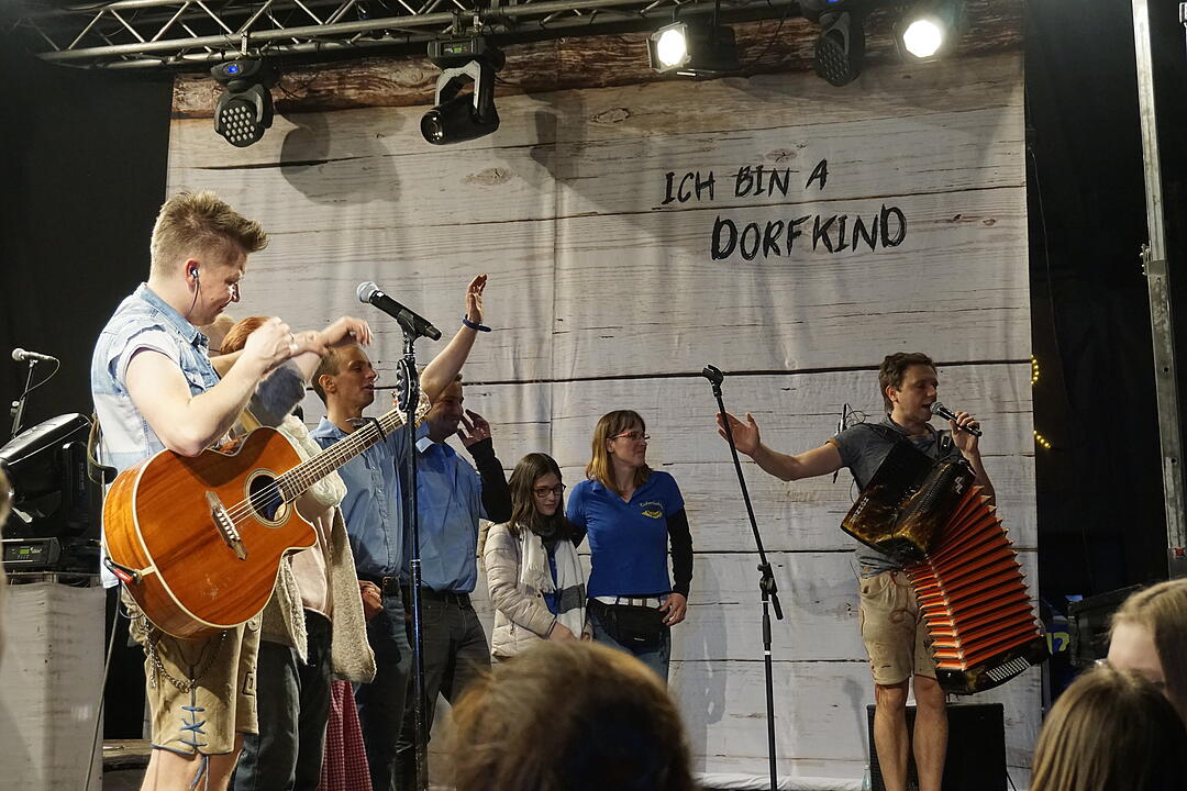 Backstage bei den Dorfrockern beim Eichenbühler Hoffest