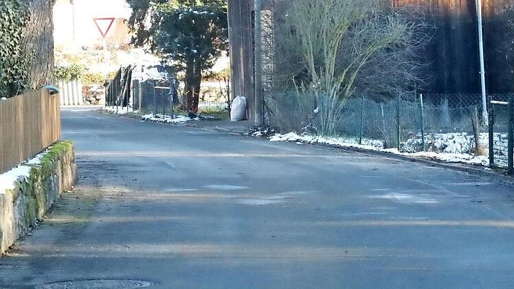 Demnächst Tempo-30-Zone: der Erlenweg hin zur Hauptstraße  Foto: Roland Dietz