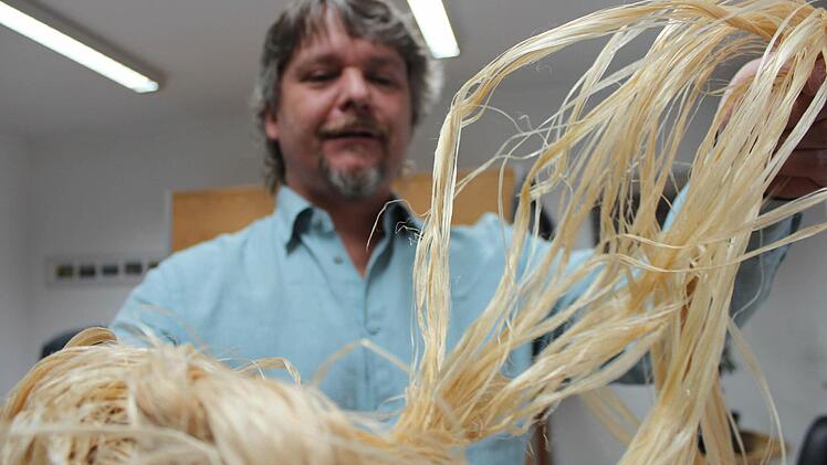 Aus diesen Hanffasern entstehen die unterschiedlichsten Produkte. Firmenchef Robert Hertel ist zuversichtlich. Foto: Andreas Dorsch