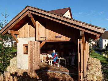 Die Zwei-Tonnen-Krippe steht im Ortszentrum von Burgellern direkt am Ellerbach.Foto: Marion Krüger-Hundrup