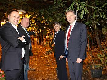 Sie blicken zuversichtlich in die Zukunft des Landkreises Kronach. Im Bild von links: Jürgen Baumgärtner, Bürgermeister Peter Ebertsch, Regierungspräsidentin Heidrun Piwernetz und Landrat Klaus Löffler Veronika Schadeck