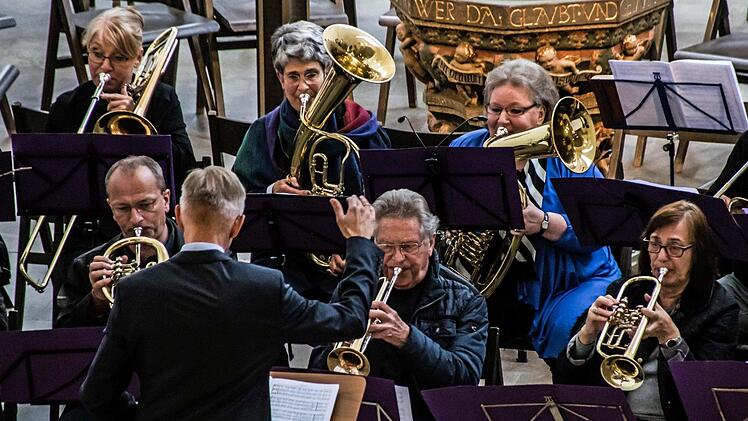 Als Eröffnungskonzert zur Landesausstellung musizierte der Posaunenchor St. Moriz unter Leitung von Peter Stenglein. Foto: Jochen Berger