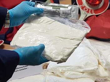 Chrystal macht süchtig und kann Leben vernichten. 8,4 Gramm wurden bei einem 56-Jährigen gefunden, der dafür jetzt neun Monate ins Gefängnis gehen muss. Foto: Thomas Frey/dpa