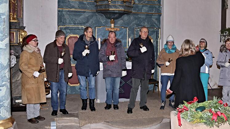 Der Handglockenchor des Sonnenhofes Wüstenwelsberg mit Astrid Zels-Kemmler gefiel im Konzertreigen.Helmut Will
