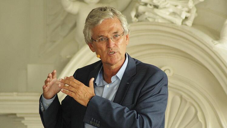 Erhielt für seine Sicht auf Europa und die EU immer wieder Spontanbeifälle: Peter Frey, Chefredakteur des ZDF und Europa-Anhänger.