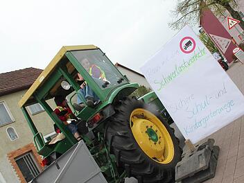 Die Eltingshausener haben bereits mehrfach durch Verkehrsblockaden auf ihre Situation aufmerksam gemacht, jetzt versuchen sie auch mit Unterschriften Druck zu machen. Foto: Benedikt Borst/Archiv