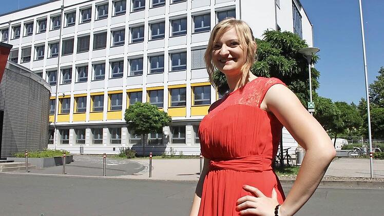 Nadine Neubauer kann auf ihr Abiturergebnis stolz sein. Foto: Veronika Schadeck