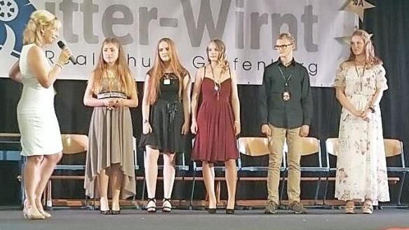 Die Schulbesten der Realschule Ebermannstadt werden geehrt.  Foto: privat