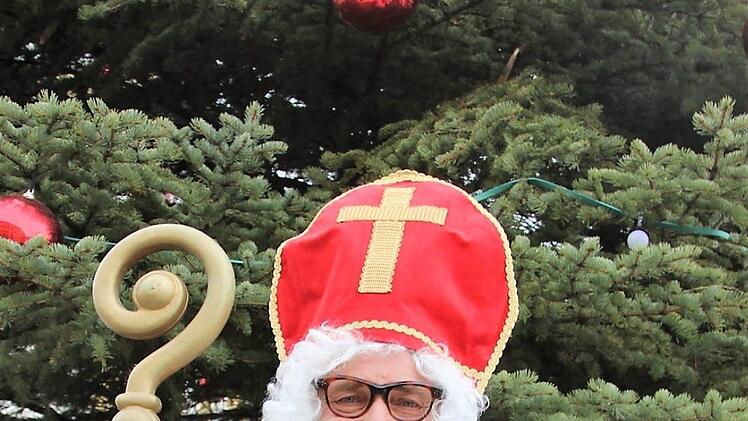 Bischof Nikolaus alias Bernhard Scherer ist  - trotz Corona - ganz nah bei den Menschen.  Zumindest mit seinen Gedanken. Diana Fuchs
