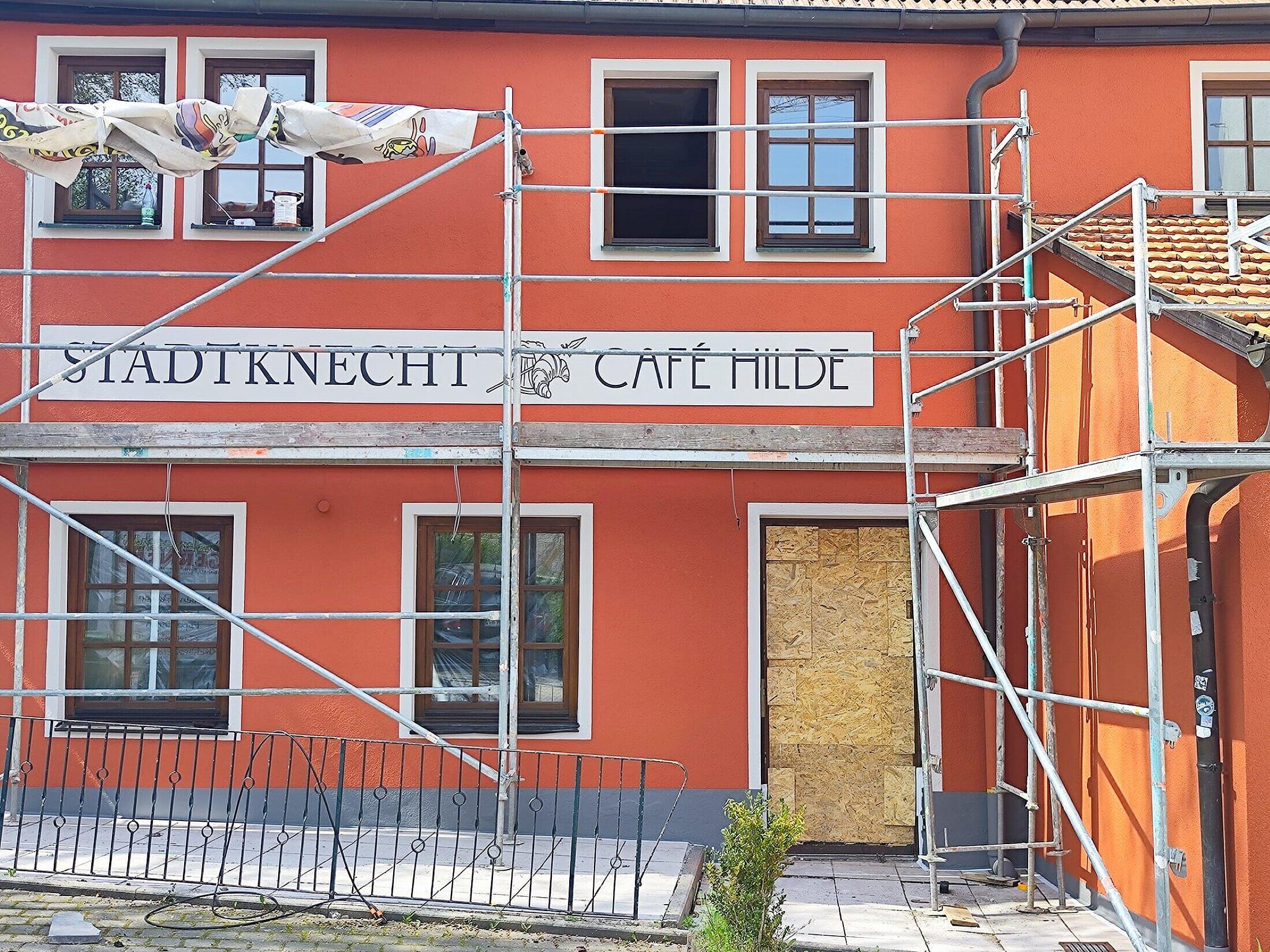 Lichtenfels Ehemaliger IrishPub wird zum "Stadtknecht" auch Café