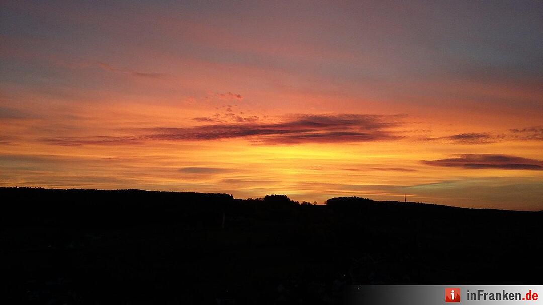 Abendrot vom 8.11.2015 - Die Bilder unserer Leser