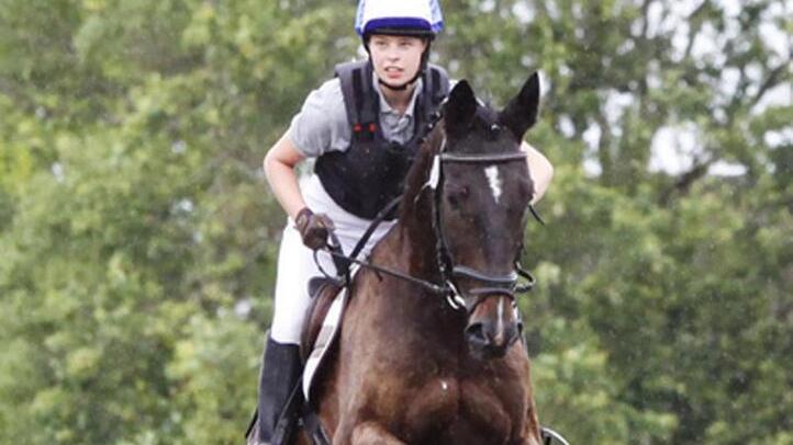 Eine tolle Einheit bildeten Anna von Imhoff vom Reit-und Fahrverein Hohenstein und ihr Trakehner Feldstern DS. Der Lohn war der Bronzeplatz bei den bayerischen Meisterschaften in der Vielseitigkeit in der Altersklasse Junioren II (bis 16 Jahren).