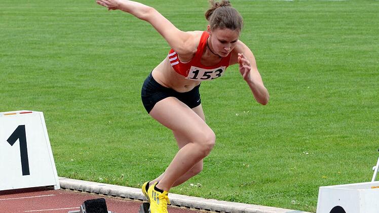Sprung-Spezialistin Anna Dupke vertrat die angeschlagene Isabel Kraus auf der 400-Meter-Stadionrunde.