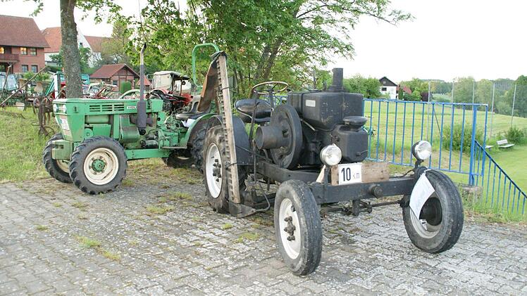 Der älteste Traktor beim Oldtimertreffen in Dankenfeld kam aus Österreich. Dieser Kramer K1814 ist aus dem Jahre 1939. Balthasar Neumann ist ein Freund des MSC-Vorsitzenden Erwin Schramm - und der Traktor kam auf dem Anhänger nach Dankenfeld.