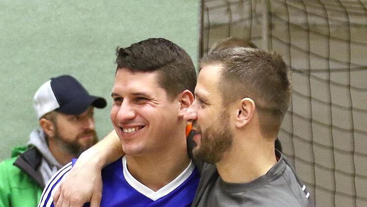 Florian Hohla (ATS/rechts) und Mathias Kodisch (VfB). Foto: Monika Limmer