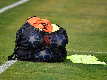 Die Saison der Fußball-Amateure in Bayern kann frühestens am 19. September fortgesetzt werden. Archivbild: Sportfoto Zink