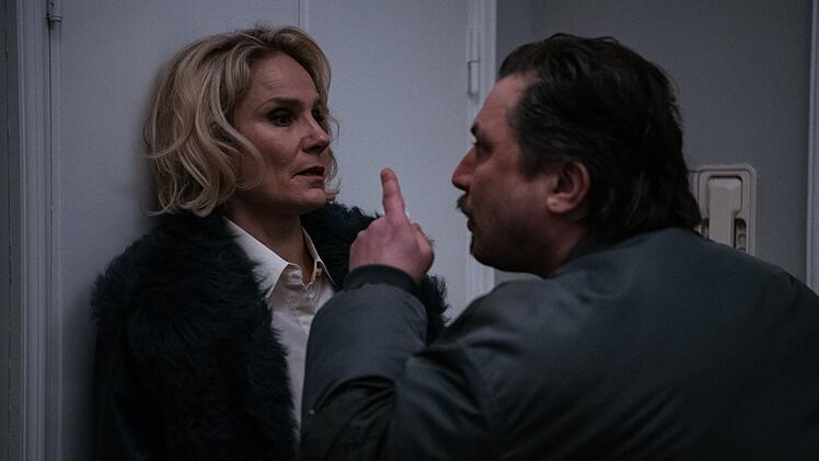 Linda (Laura Malmivaara) steckt in der Bredouille.