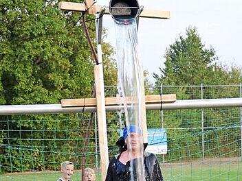 Desöfteren bekam Michael Schiemann ein kalte Dusche ab.