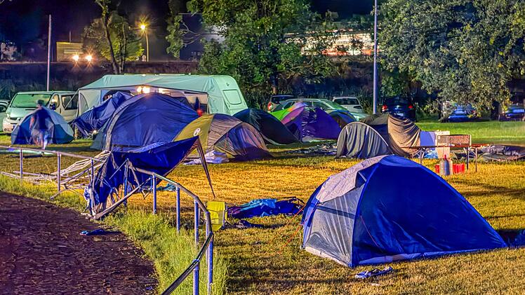 Verletzte bei Blitzeinschlag auf Sportfest
