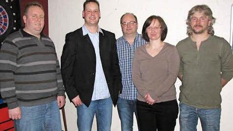 Der geschäftsführende Vorstand der Fuschter Musikanten (von links): Michael Stöth, Tobias Pfülb, Elmar Schubert, Sabine Kunz, Andreas Schaupp. Foto: Ludwig Deschner