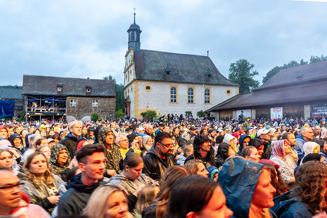 Trotz Regen sorgte Álvaro Soler für super Stimmung!