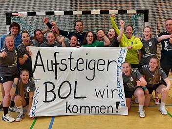 Vorfreude auf die Bezirksoberliga bei den Frauen des TV/DJK Hammelburg, die die Saison in der Bezirksliga als Vizemeister abschlossen. Foto: Bernhard Hereth