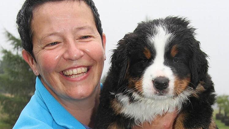Annett Walther mit Finnes vom Luitpoldhof: Er kam am 14. Juli um 18.40 Uhr zur Welt und war damit Nummer 3. Fotos: Sonja Adam