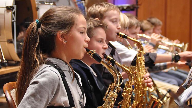 Im Vororchester des Jugendmusikkorps der Stadt Bad Kissingen sammelt sich der Nachwuchs.  Fotos: Peter Klopf