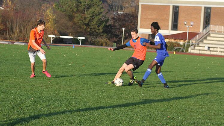 Zweikämpfe zwischen den Afrikanern und den deutschen Spielern gab es genug