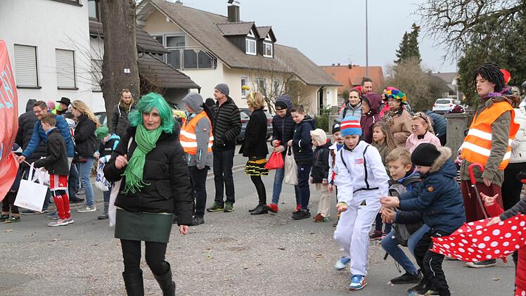 Der Faschingszug in Neuses Foto: Mathias Erlwein