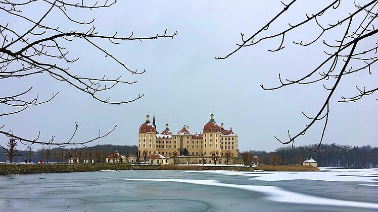 Rund um die Moritzburg bei Dresden wurden viele Außenaufnahmen zum Aschenbrödel-Film gedreht.