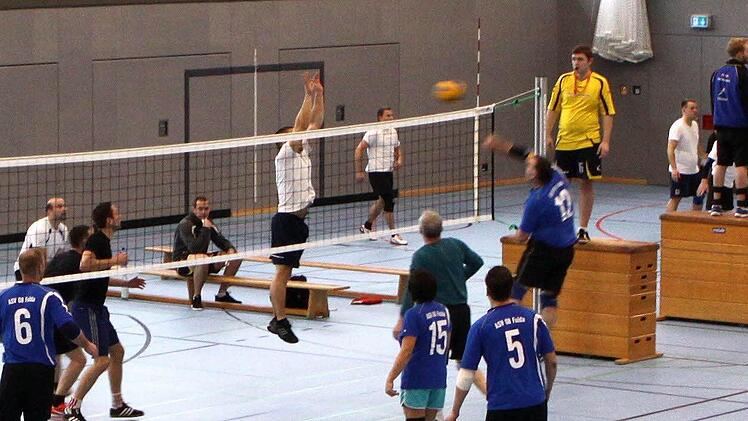 Spielszene beim Weihnachts-Volleyballturnier. Foto: Thomas Dill
