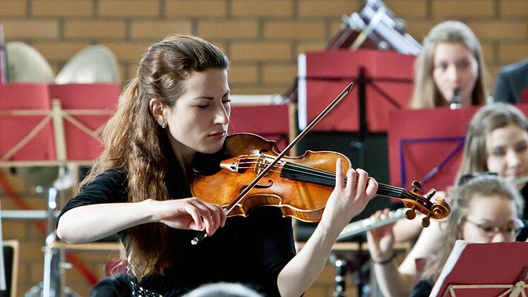 Unter der Leitung von Till Fabian Weser gastierte das Jugendsymphonieorchester Oberfranken erstmals in Bad Rodach.Foto: Jochen Berger